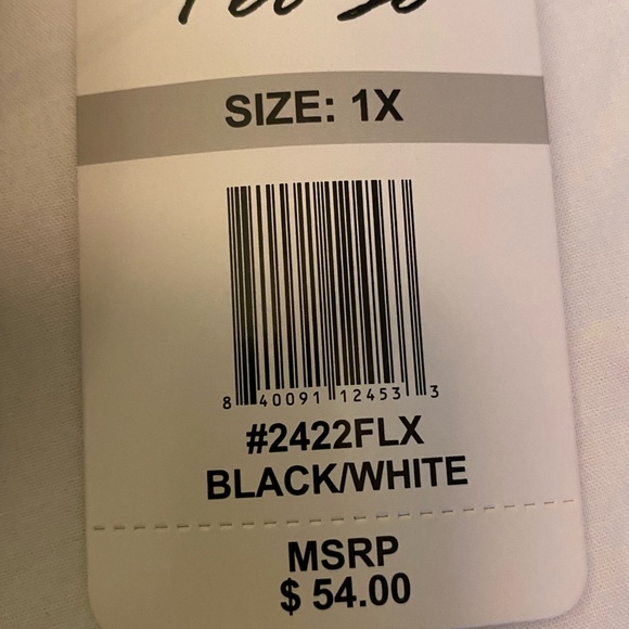 Per Se maxi length knit skirt. - Picture 3 of 4